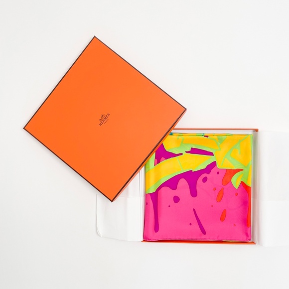 Collectible NWT Hermes Scarf “Graffiti” - Picture 2 of 9